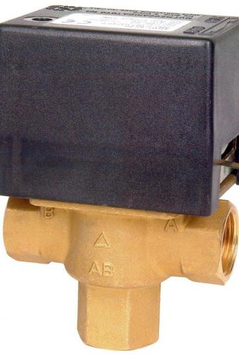 Elektrický trojcestný ventil. Připojení 1“ in 230 V
